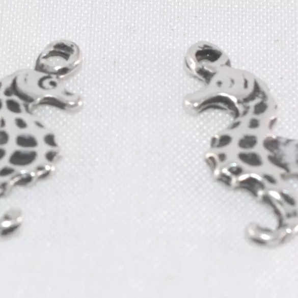 Pendant petit hippocampe 16mm