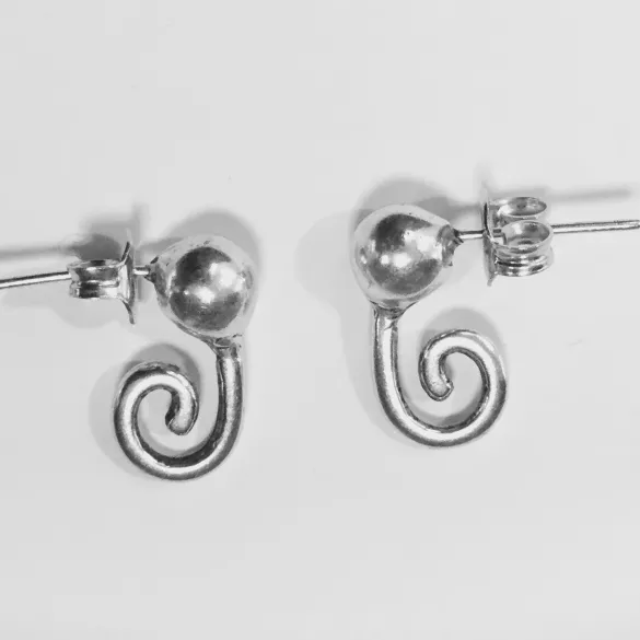 Boucles d'oreilles  à clous 