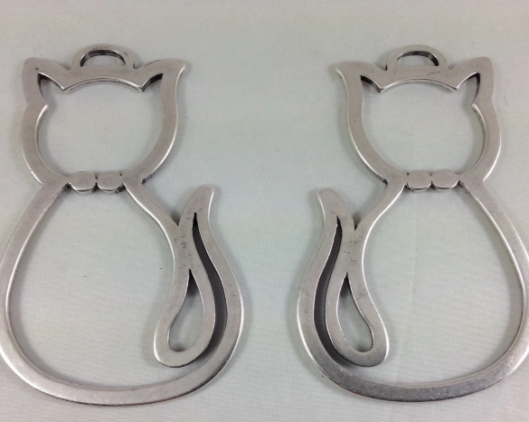 Pendant très grand chat 9 cm x 6cm