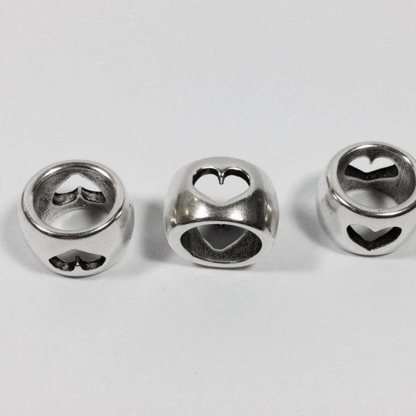 Passant rond 10 mm avec motif coeur