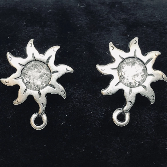 Boucle d’oreille à clou forme fleur 